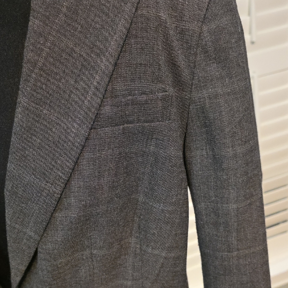 Banana Republic Gray blazer. - Picture 3 of 5